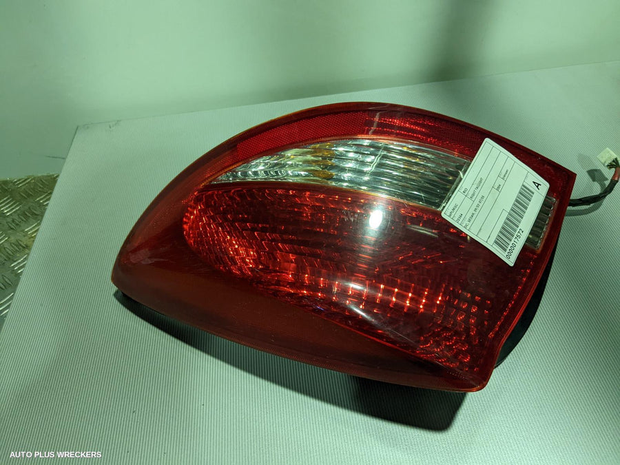 2004 Kia Rio Right Taillight