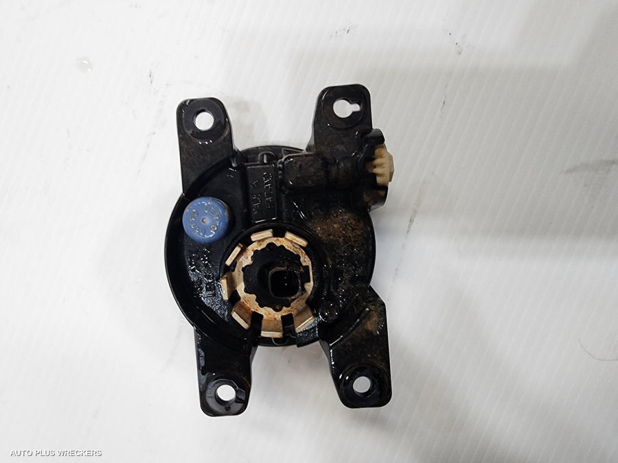 2020-2023 Isuzu Dmax Right Indicator Fog Side