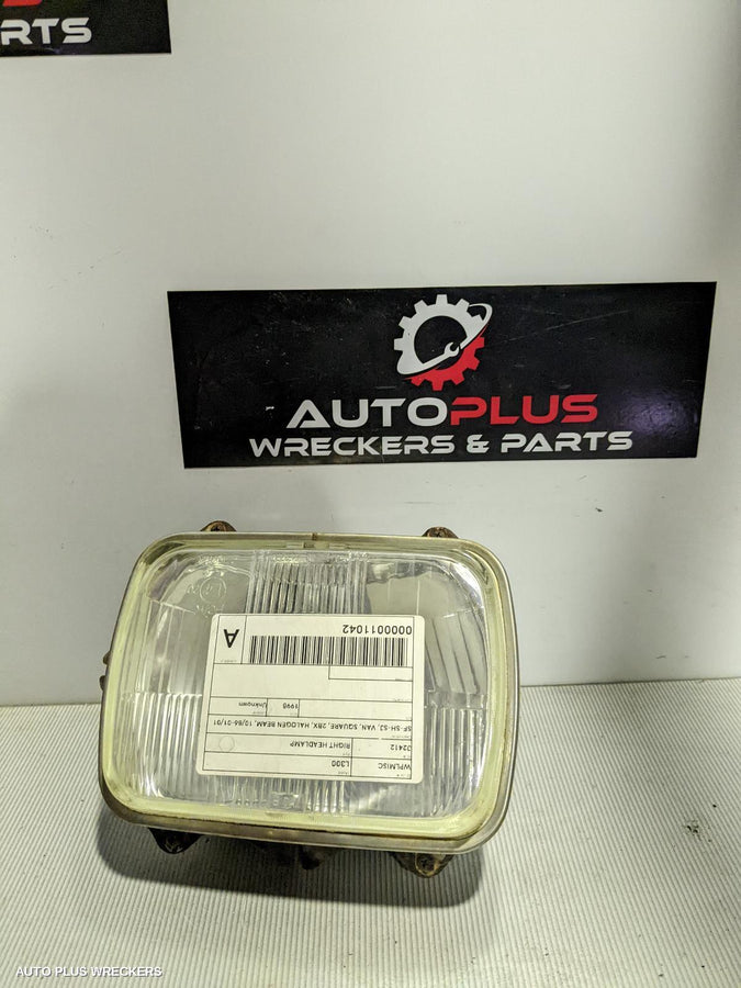 1998 Mitsubishi L300 Right Headlamp