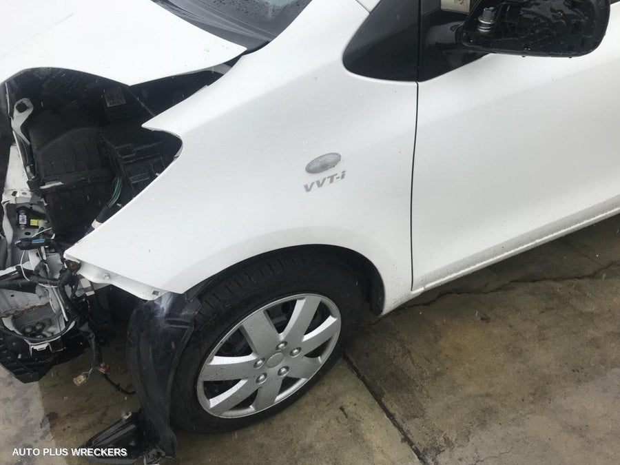 2007 Toyota Yaris Sunvisor