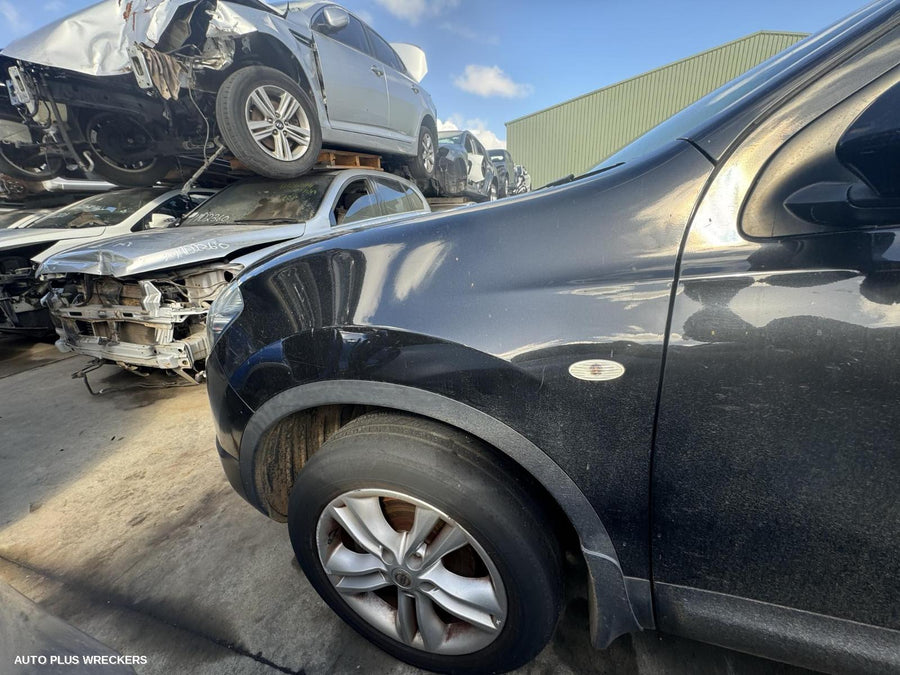 2014 Nissan Dualis Left Front Door Window