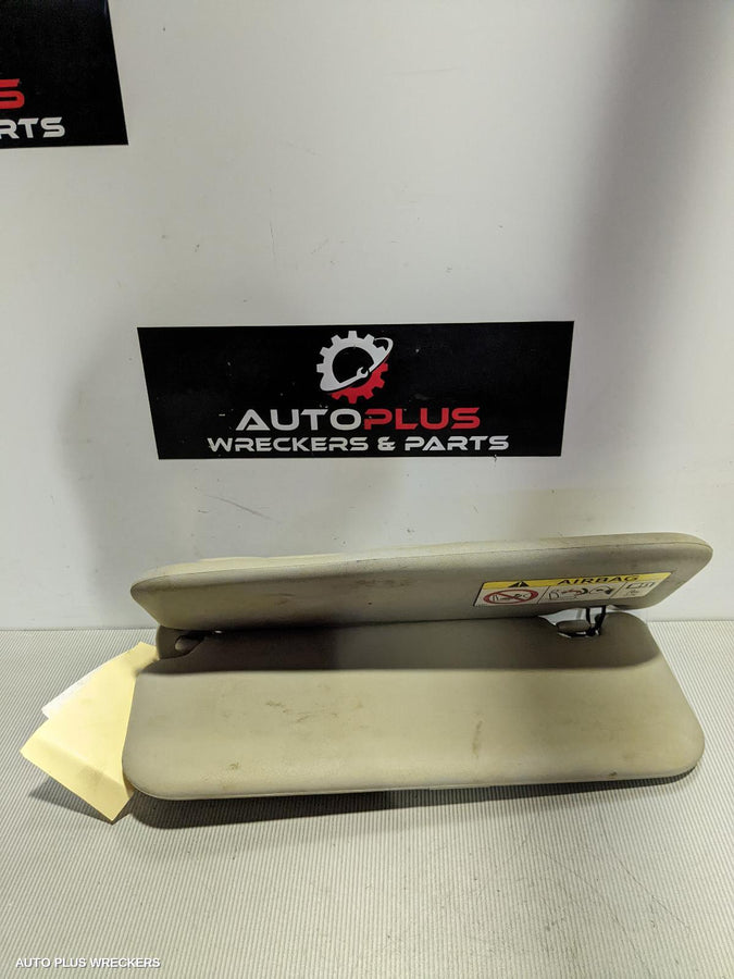 2018 Toyota Hilux Sunvisor