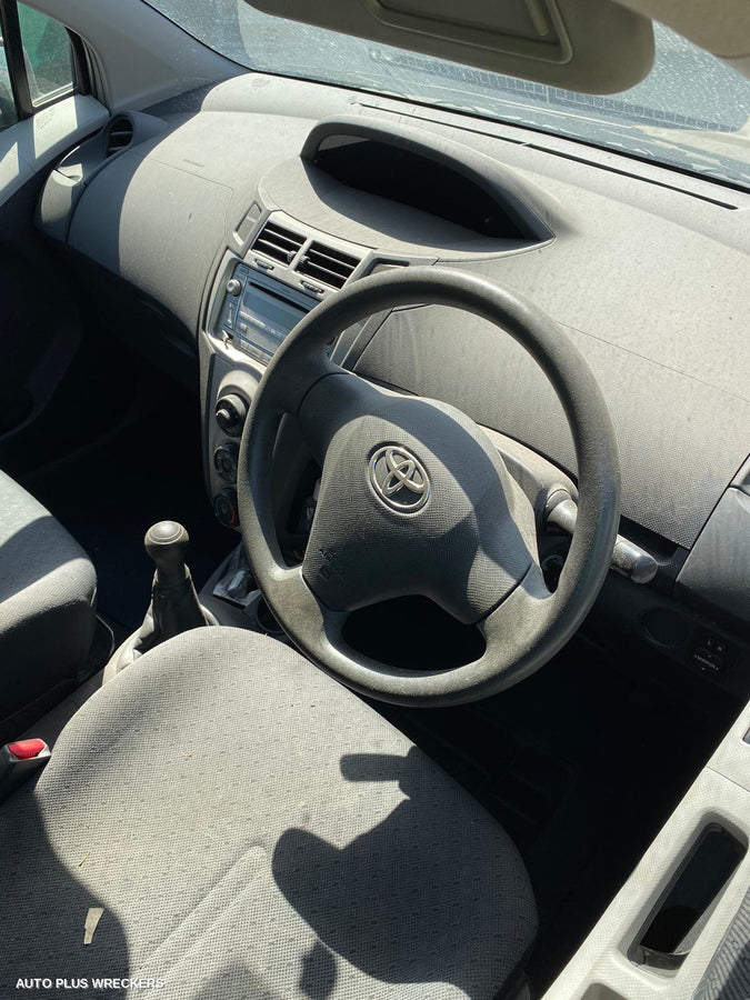 2010 Toyota Yaris Sunvisor