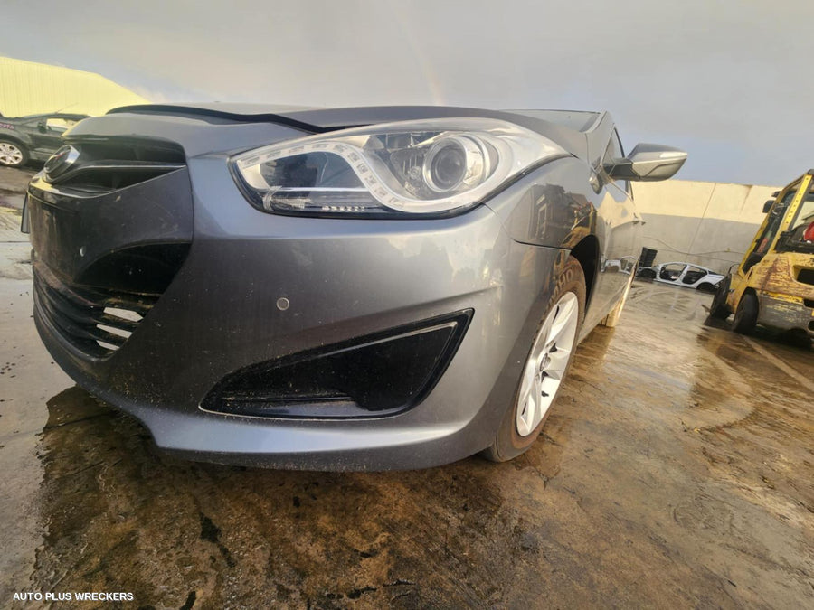 2015 Hyundai I40 Left Front Door