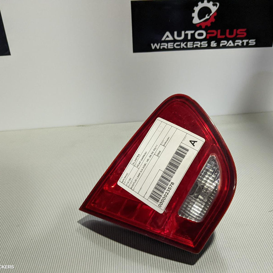 2008 Hyundai Elantra Rear Garnish