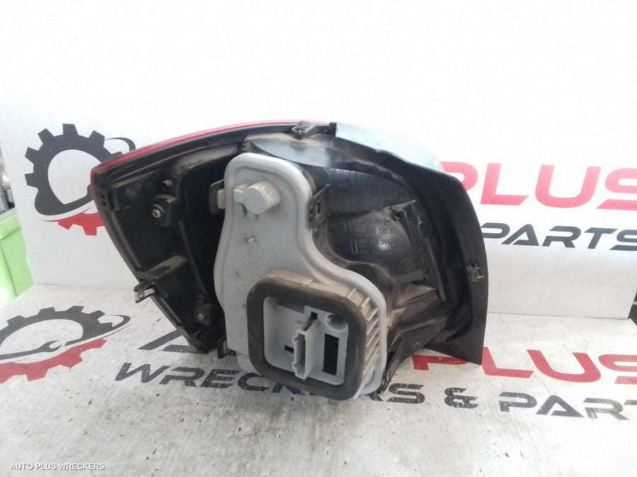 2011 Volkswagen Polo Right Taillight