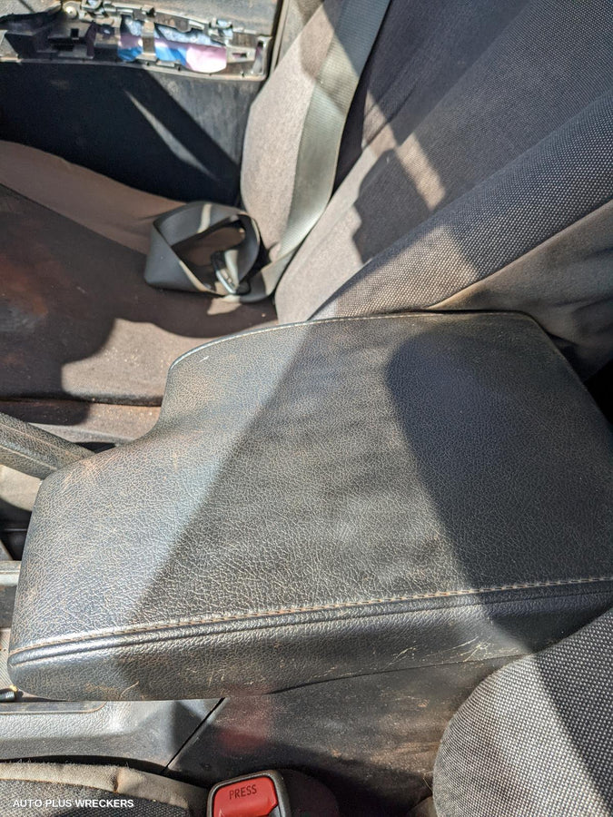 2019 Toyota Hilux Right Front Door Window