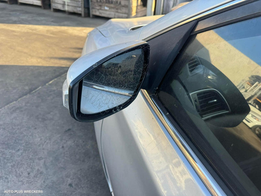 2013 NISSAN PULSAR RIGHT GUARD