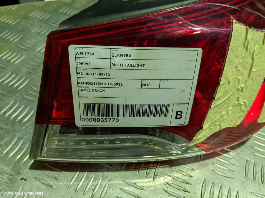 2013 Hyundai Elantra Right Taillight