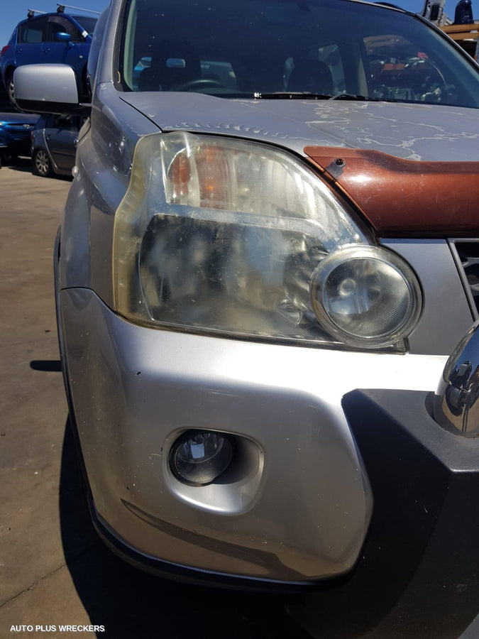 2009 Nissan Xtrail Left Front Door