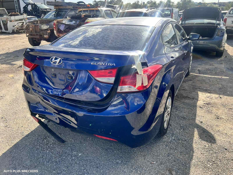 2013 Hyundai Elantra Right Taillight