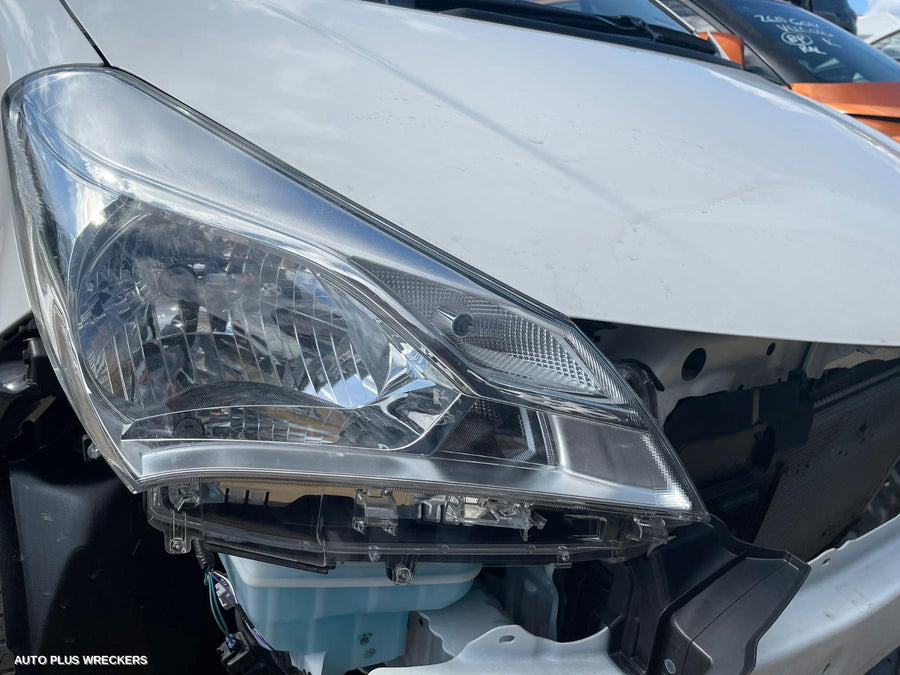 2019 Toyota Yaris Right Headlamp