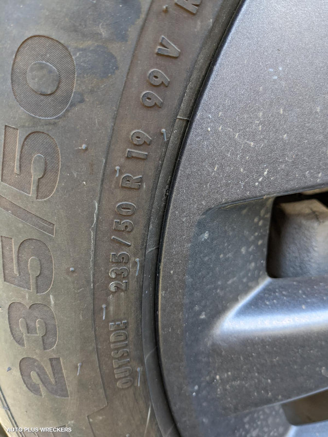 2020 Jeep Cherokee Column