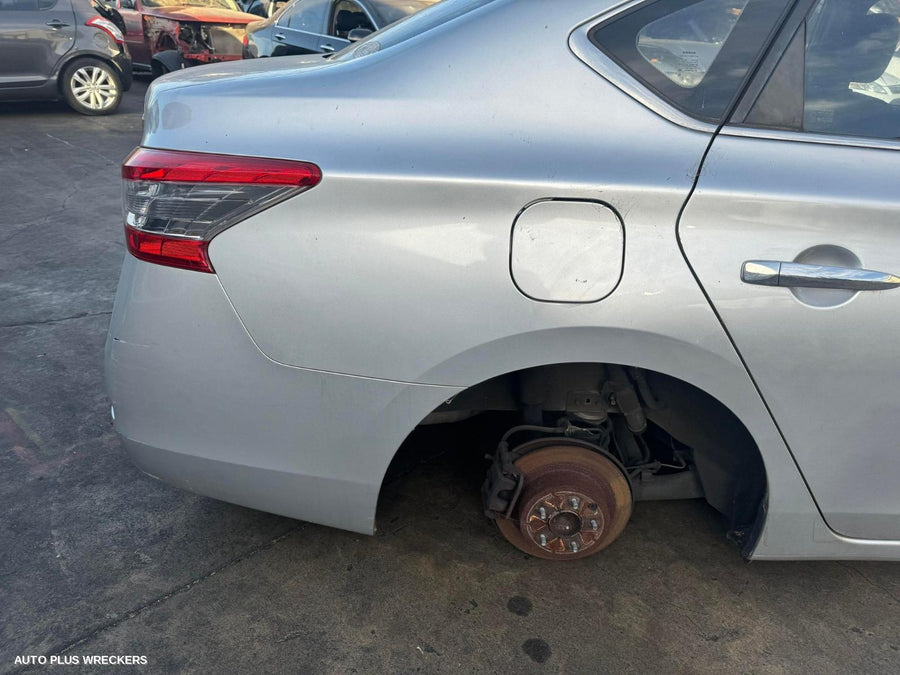 2013 NISSAN PULSAR RIGHT GUARD