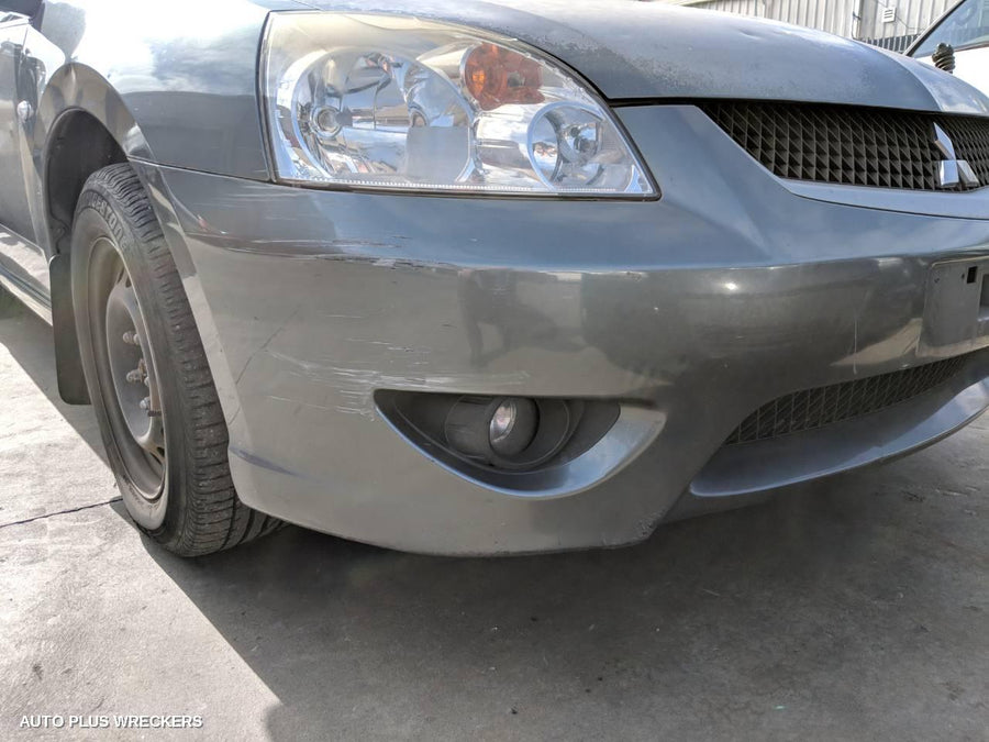 2007 Mitsubishi 380 Right Front Door