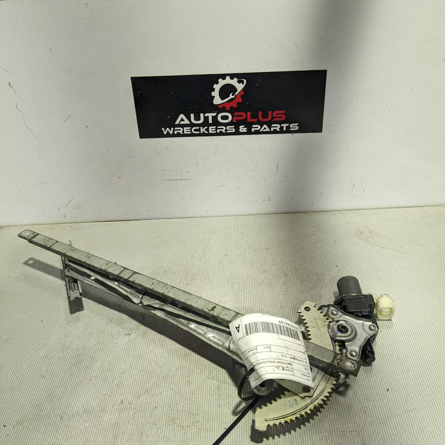 2019 Mitsubishi Pajero Right Front Window Reg Motor