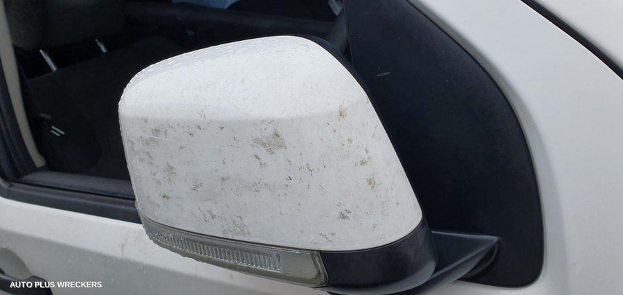 2013 Nissan Navara Right Front Door Window