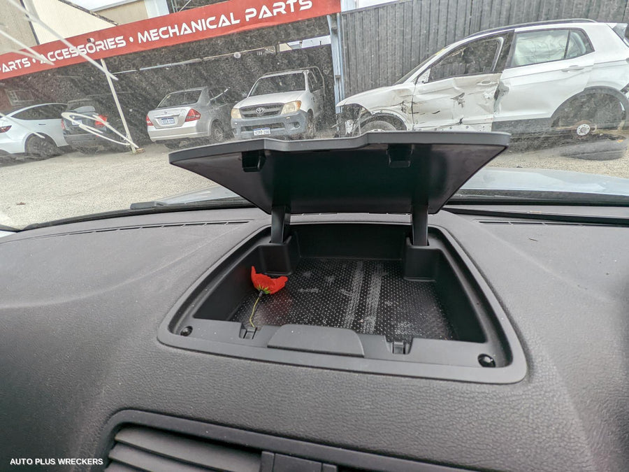 2016 Skoda Yeti Left Front Door