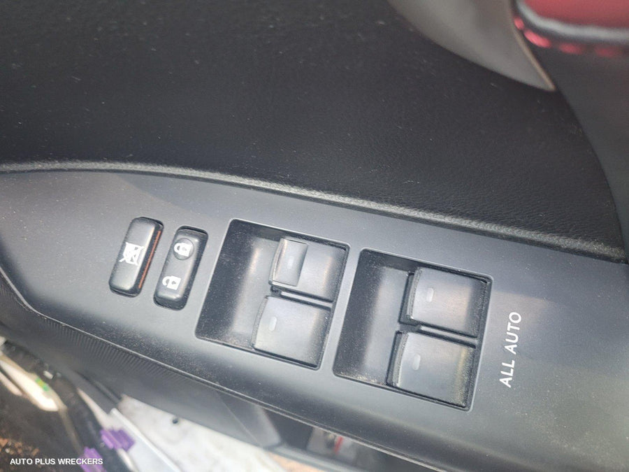 2014 Lexus Ct200h Left Taillight