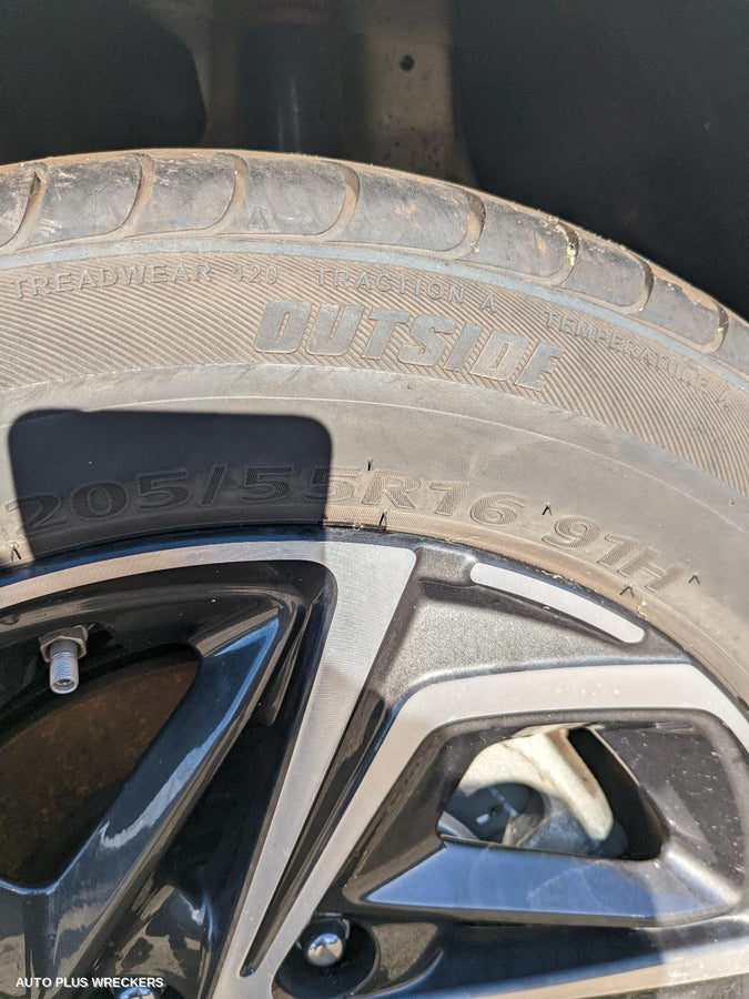 2022 Hyundai I30 Parcel Shelf