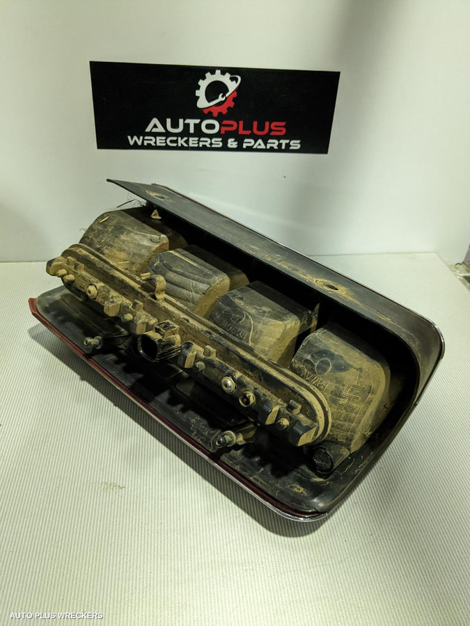 2007 Dodge Nitro Left Taillight