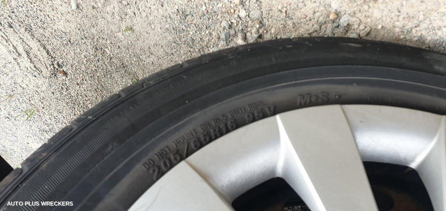 2010 Toyota Tarago Left Rear Door Window