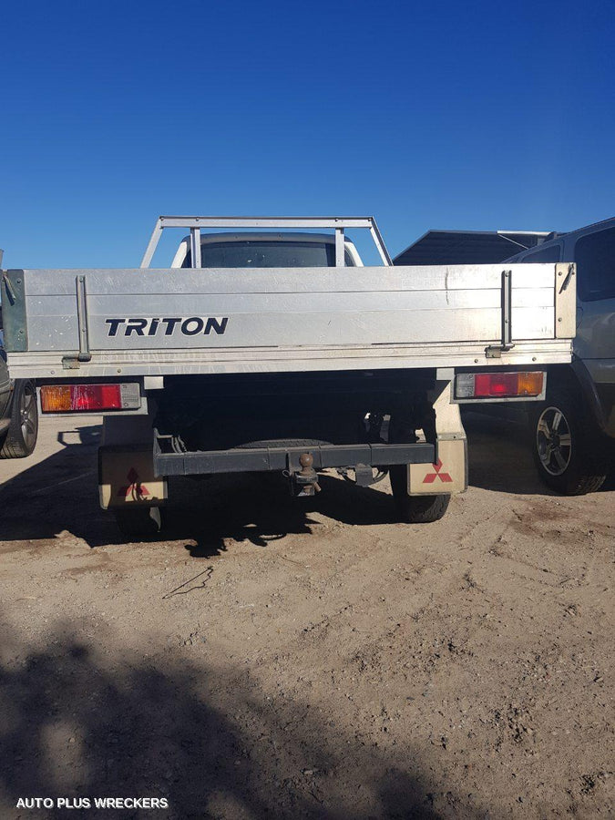 2006 Mitsubishi Triton Radiator