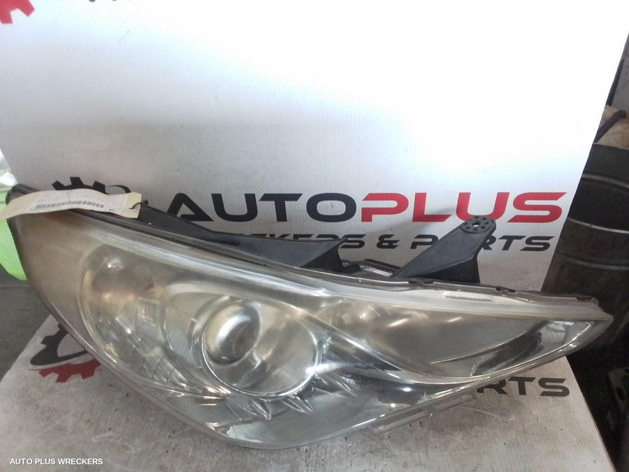 2010 Hyundai I45 Right Headlamp