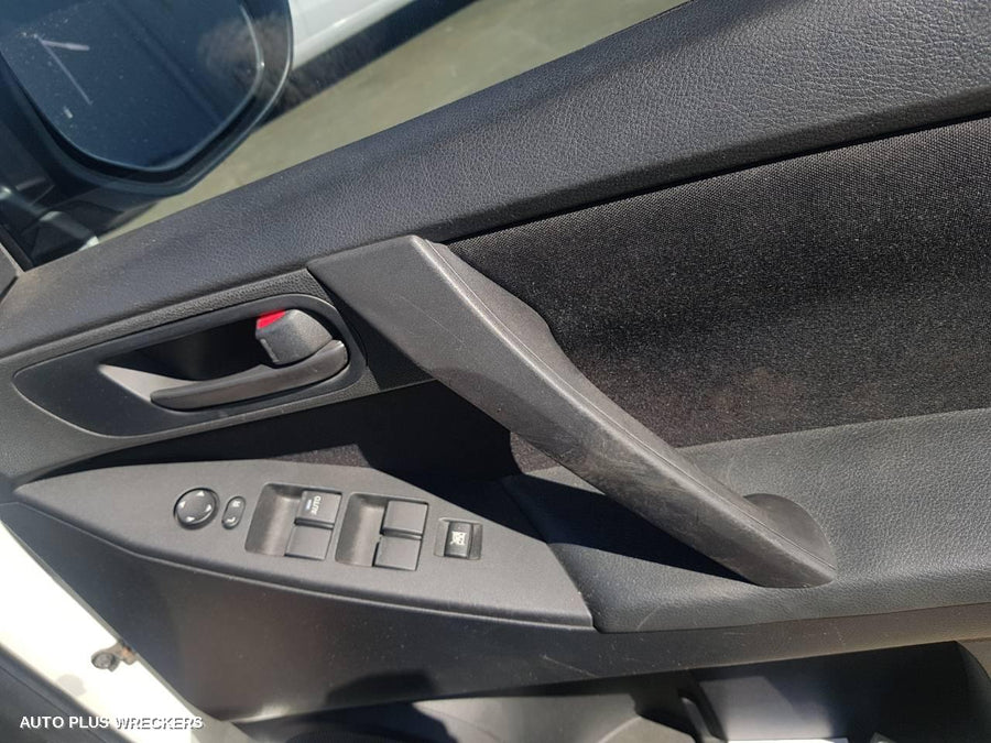 2011 Mazda 3 Left Front Door Window