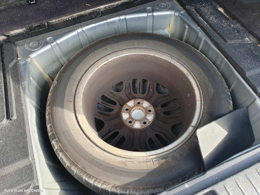 2006 Subaru Outback Right Guard