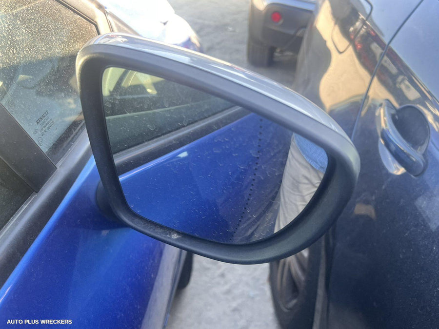 2015 Renault Clio Right Taillight