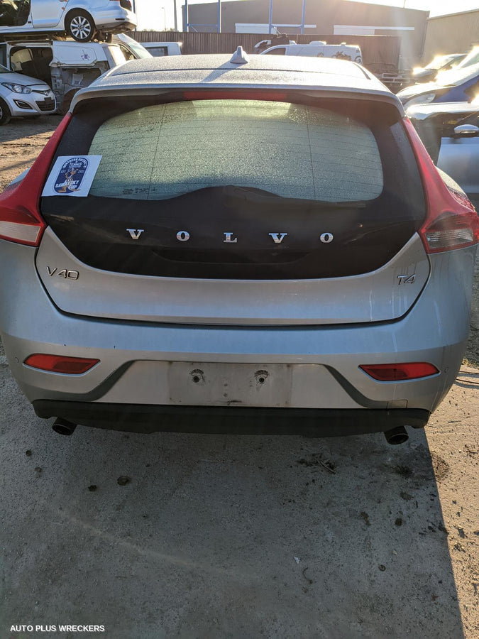 2016 Volvo S40 Left Front Door Window