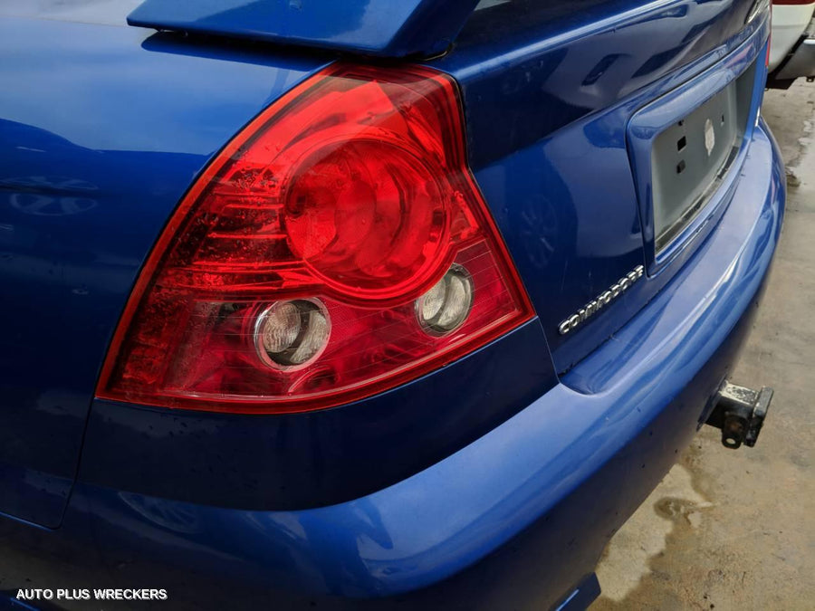 2004 Holden Commodore Sunvisor