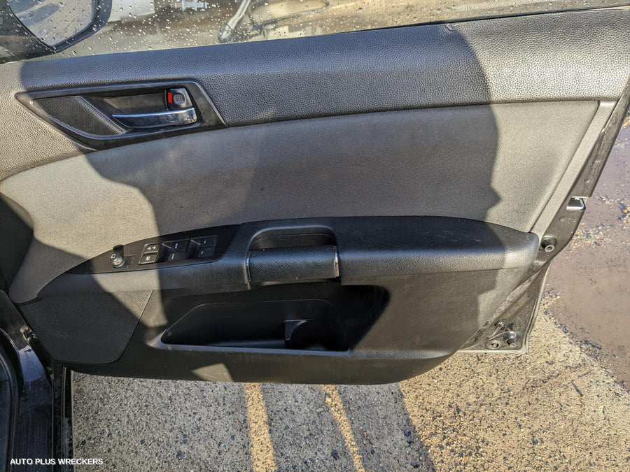 2010 Suzuki Kizashi Left Taillight