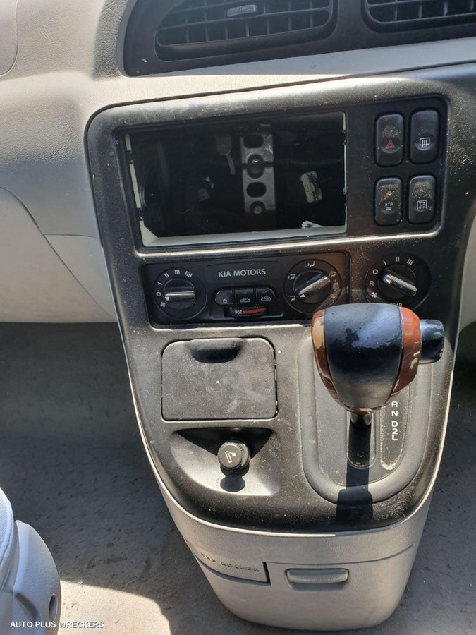 2004 Kia Carnival/grand Carnival Left Guard