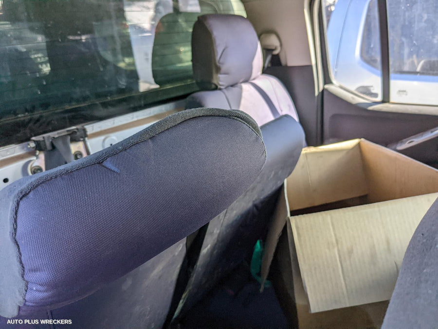 2007 Nissan Navara Right Guard