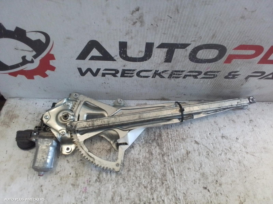 2006-2016 Toyota Yaris Right Front Window Reg Motor