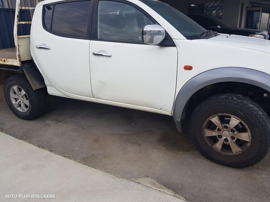 2007 Mitsubishi Triton Right Rear Wnd Reg Motor