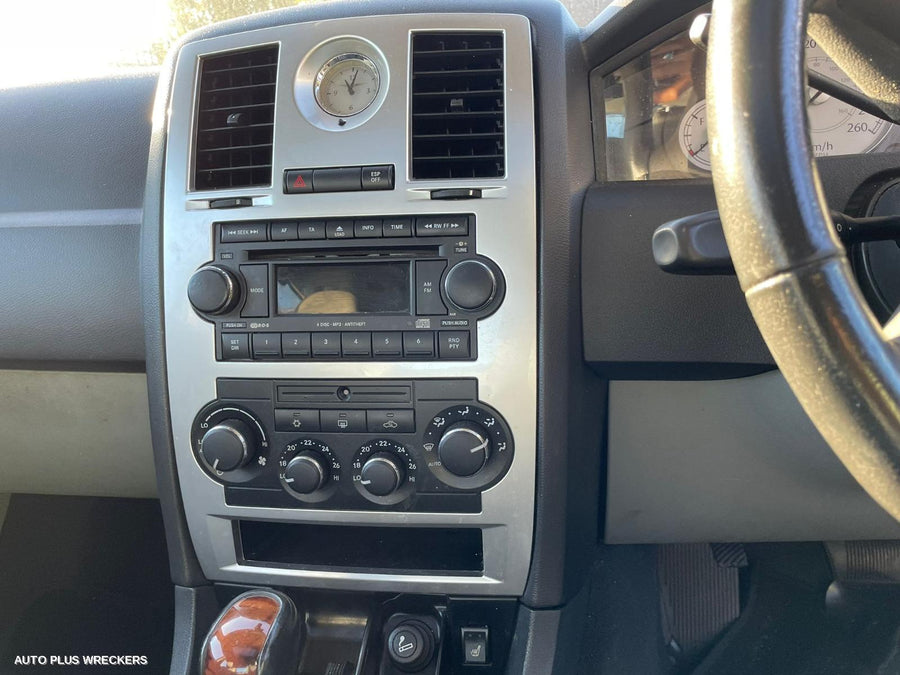 2007 Chrysler 300c Left Front Door
