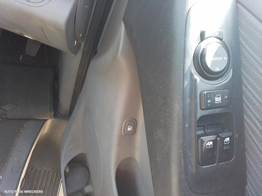 2011 Hyundai Iload/imax Bonnet