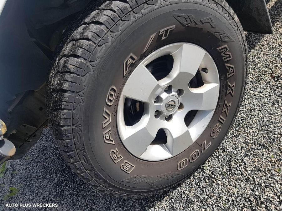 2006 Nissan Navara Right Front Door Window