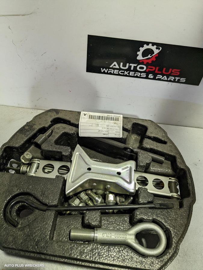 2017 Suzuki Vitara Jack Tool Kit