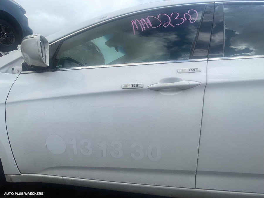 2014 Hyundai I40 Left Front Door Window
