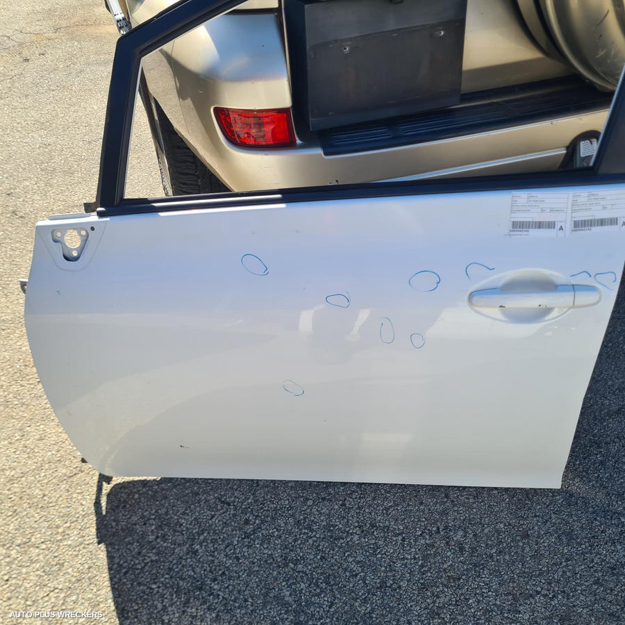 2007 Toyota Corolla Left Front Door