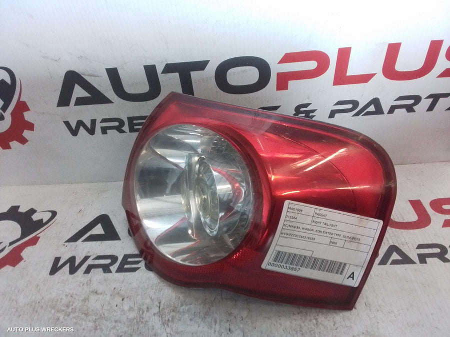 2006-2010 Volkswagen Passat Right Taillight