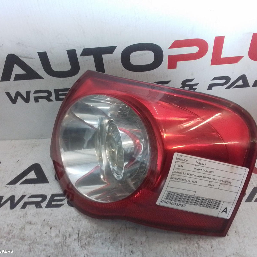 2006-2010 Volkswagen Passat Right Taillight