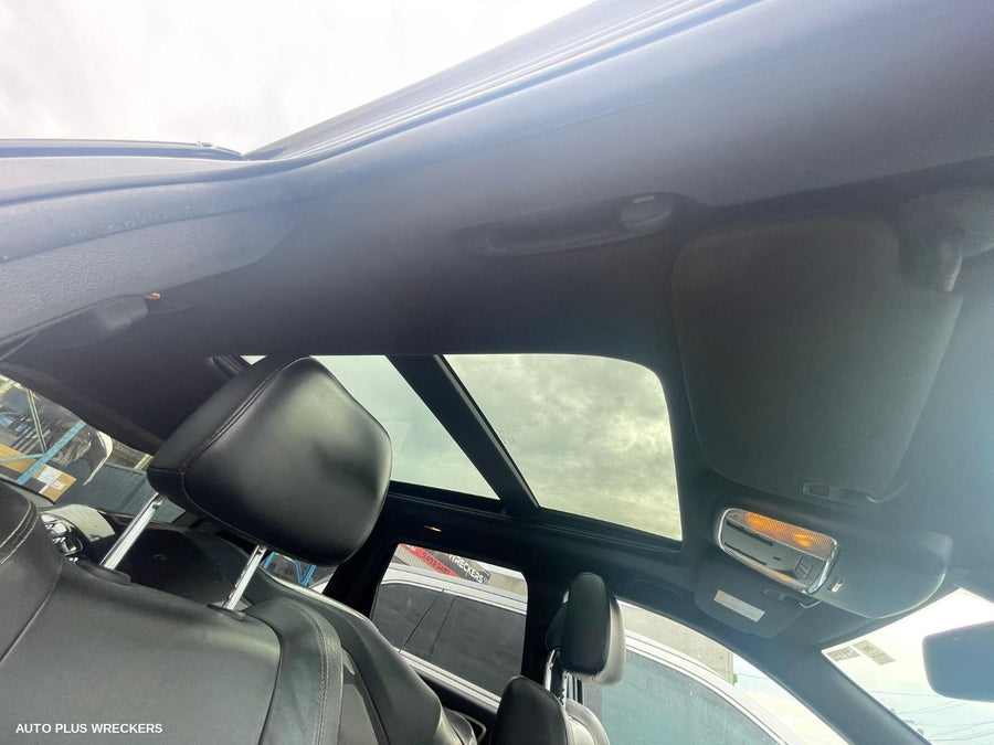 2014 JEEP GRANDCHEROKEE RIGHT FRONT DOOR WINDOW