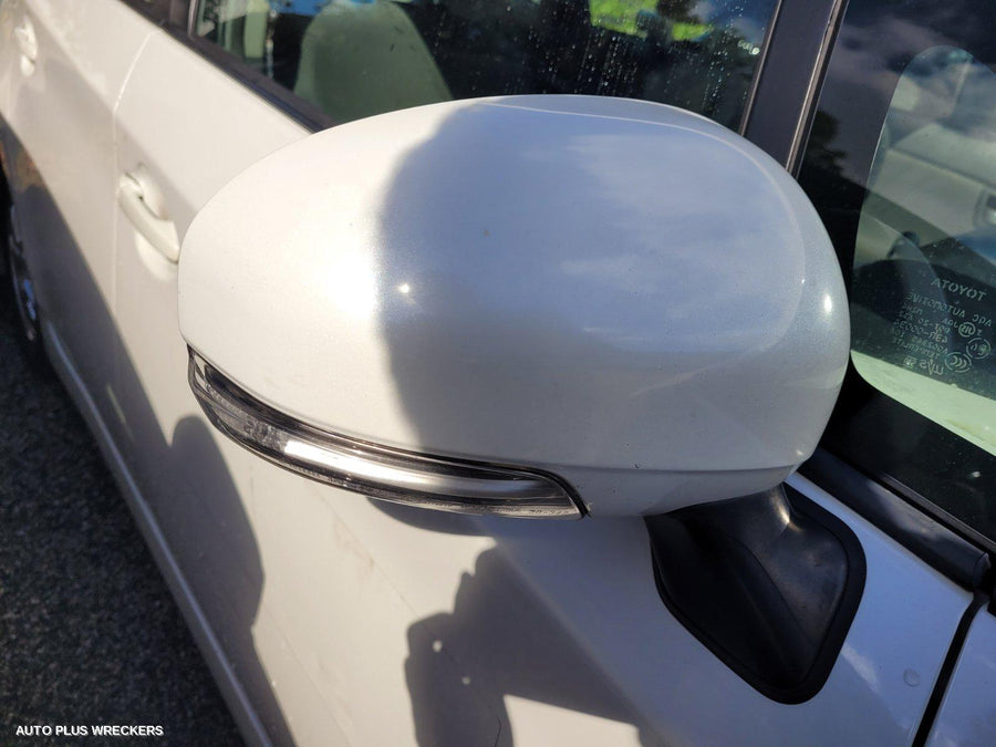 2010 Toyota Prius Bonnet