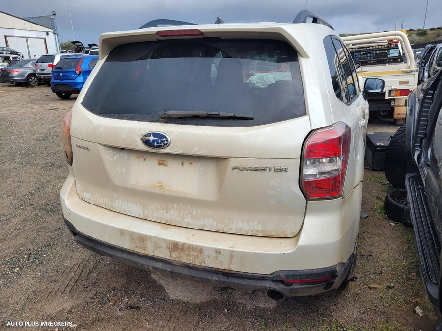 2013 Subaru Forester Left Front Door Window