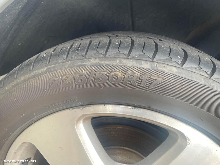 2010 Skoda Octavia Left Front Door